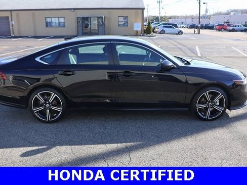 Certified 2025 Honda Accord Sport image 9