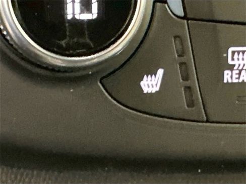 Used 2022 Chevrolet Traverse LT w/ LT Premium Package image 19