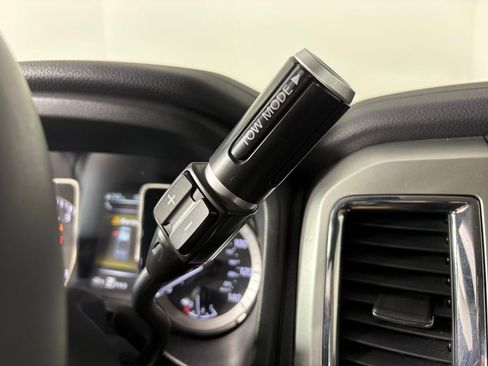 Used 2017 Nissan Titan SV image 22
