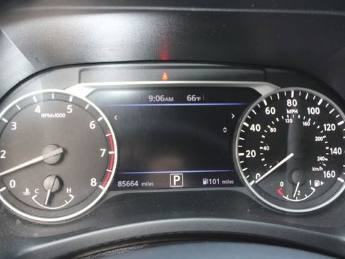 Used 2020 Nissan Sentra SV w/ Trunk Package image 9