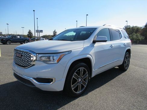 Used 2019 GMC Acadia Denali w/ Technology Package image 3