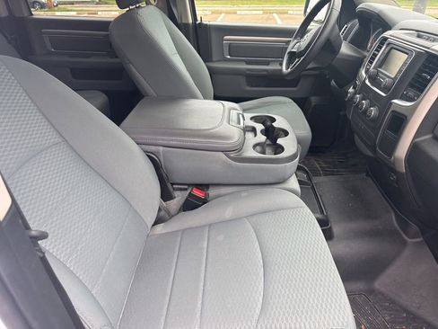 Used 2019 RAM 1500 Classic SLT RWD image 9