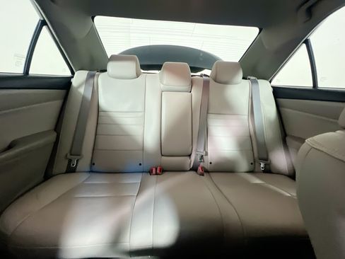 Used 2016 Toyota Camry XLE w/ Advanced Technology Package FWD image 32