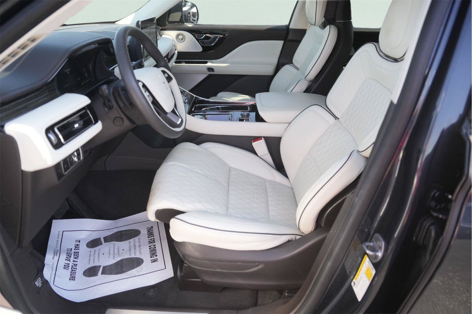 Used 2024 Lincoln Aviator Black Label AWD/4WD image 9