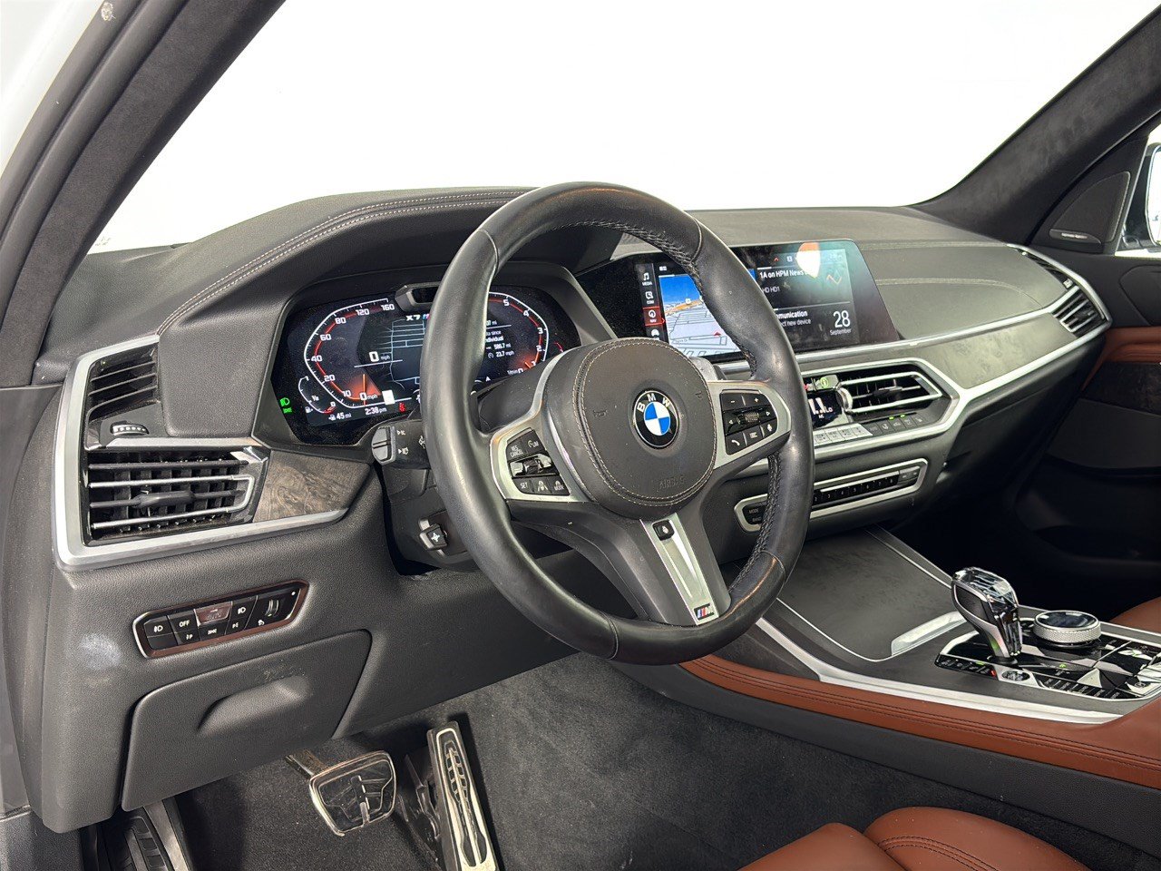 Used 2022 BMW X7 M50i AWD/4WD image 4