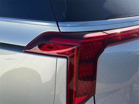 Used 2025 Kia Carnival SX image 6