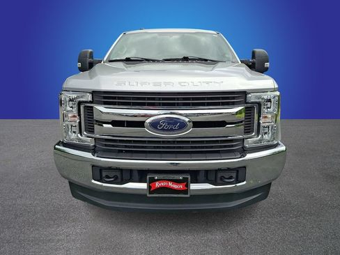 Used 2017 Ford F250 XLT AWD/4WD image 2