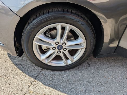 Used 2018 Ford Fusion SE image 26