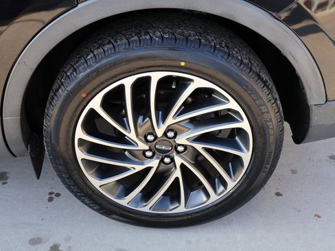 Used 2019 Lincoln Nautilus Reserve image 10