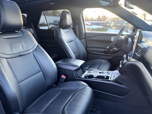 Used 2023 Ford Explorer ST w/ Technology Package image 12