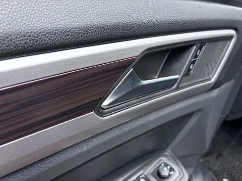 Used 2021 Volkswagen Atlas SE FWD image 25
