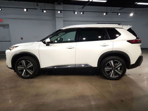 Used 2023 Nissan Rogue SL image 4