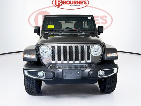 Used 2019 Jeep Wrangler Unlimited Sahara w/ Cold Weather Group AWD/4WD image 5