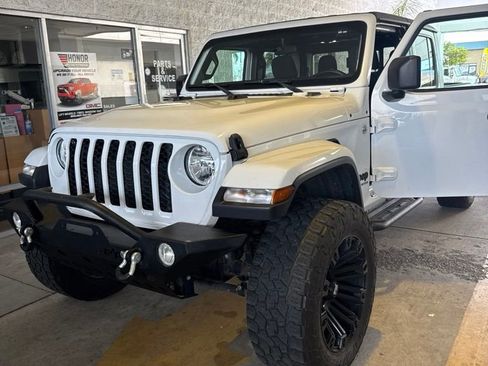 Used 2021 Jeep Gladiator Sport AWD/4WD image 4