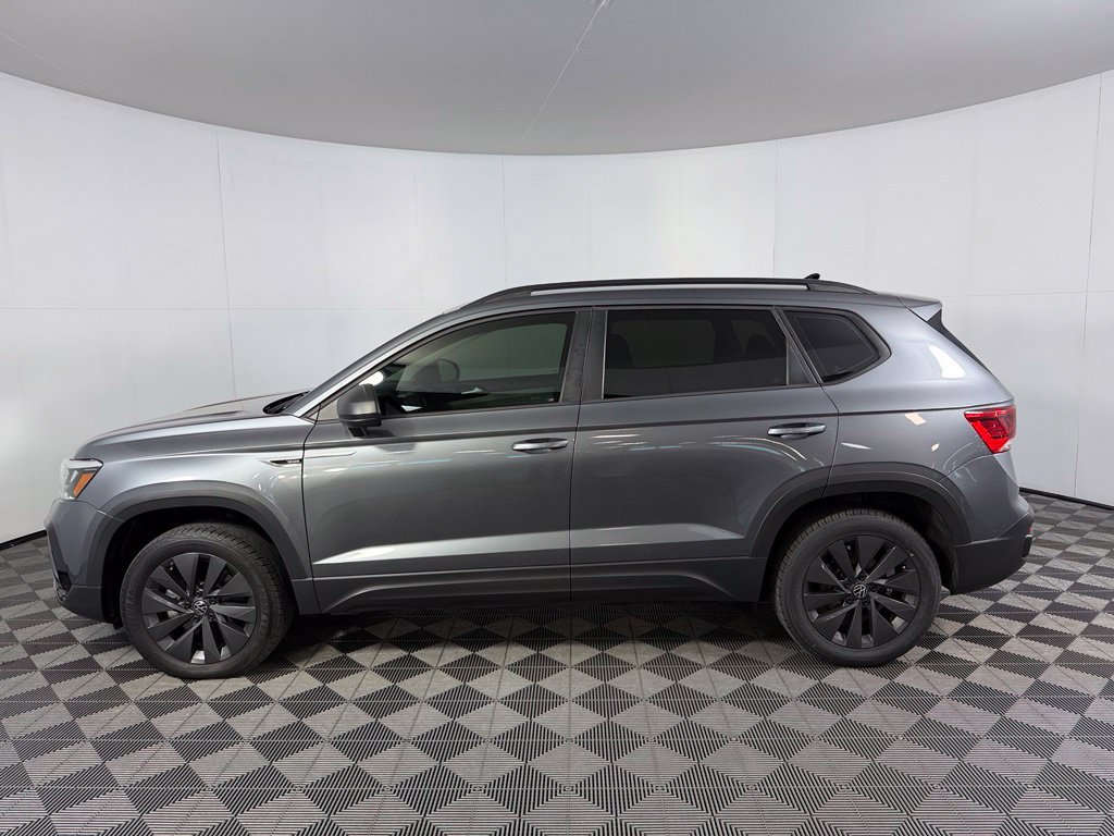 Used 2024 Volkswagen Taos S w/ MDO Package FWD image 9