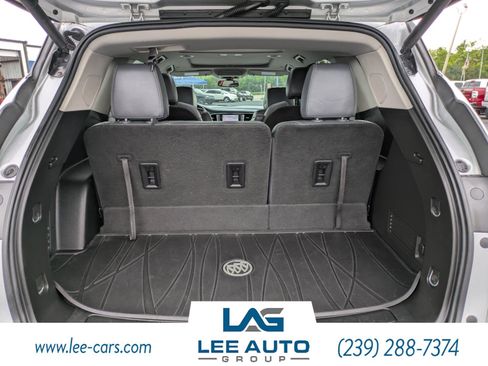 Used 2020 Buick Enclave Essence w/ Sound and Sites Package FWD image 11