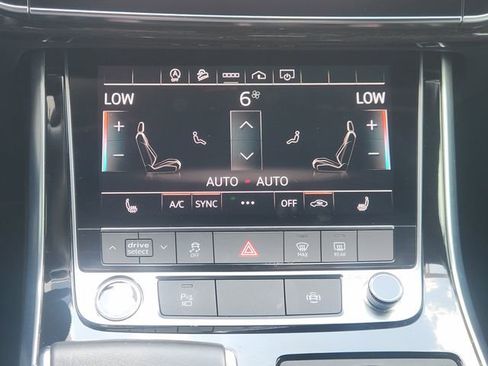 Used 2025 Audi Q7 3.0T Premium w/ Convenience Package AWD/4WD image 16