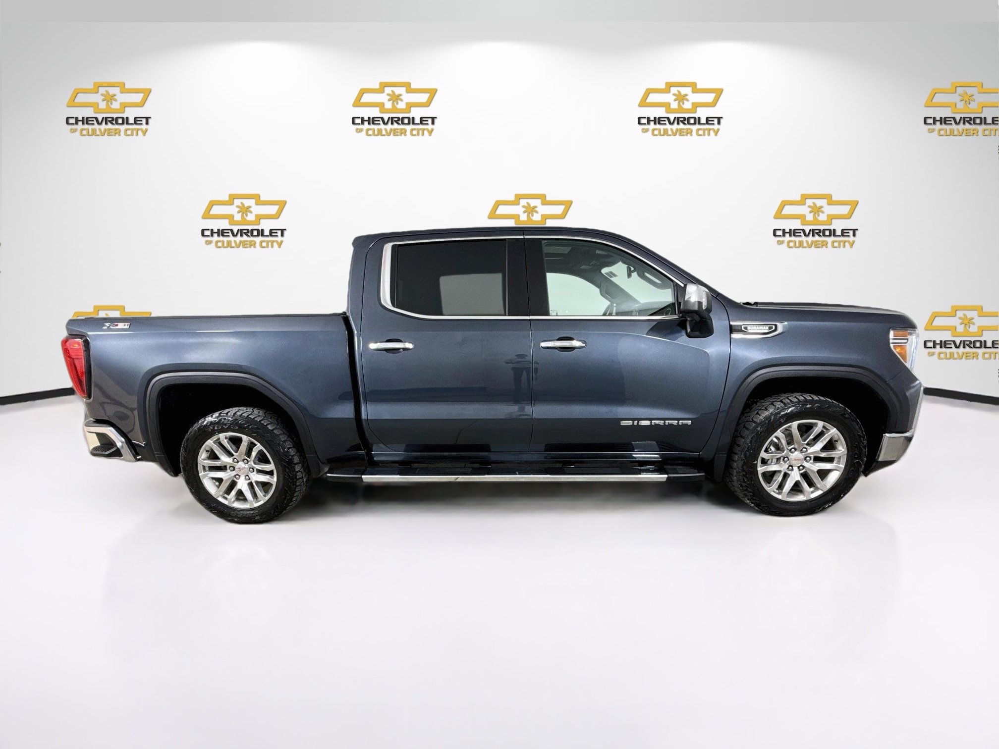 Used 2022 GMC Sierra 1500 SLT w/ SLT Premium Plus Package AWD/4WD image 9