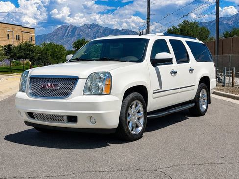 Used 2014 GMC Yukon XL Denali AWD/4WD image 1