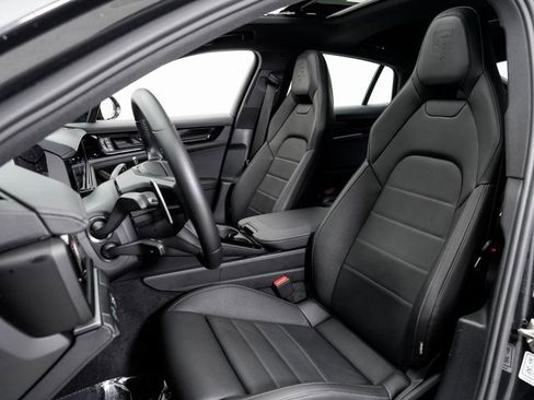 Used 2025 Porsche Panamera 4 image 5