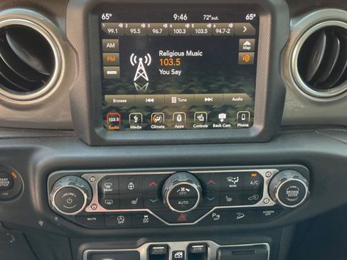 Used 2018 Jeep Wrangler Unlimited Sahara w/ Dual Top Group AWD/4WD image 15