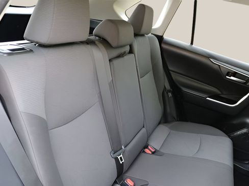 Used 2025 Toyota RAV4 XLE FWD image 20