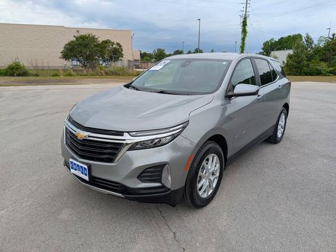 Used 2024 Chevrolet Equinox LT w/ LPO, Floor Liner Package FWD image 5