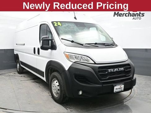 Used 2024 RAM ProMaster 2500 w/ Convenience Group FWD image 1