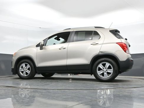 Used 2016 Chevrolet Trax LT w/ LT Convenience Package FWD image 39