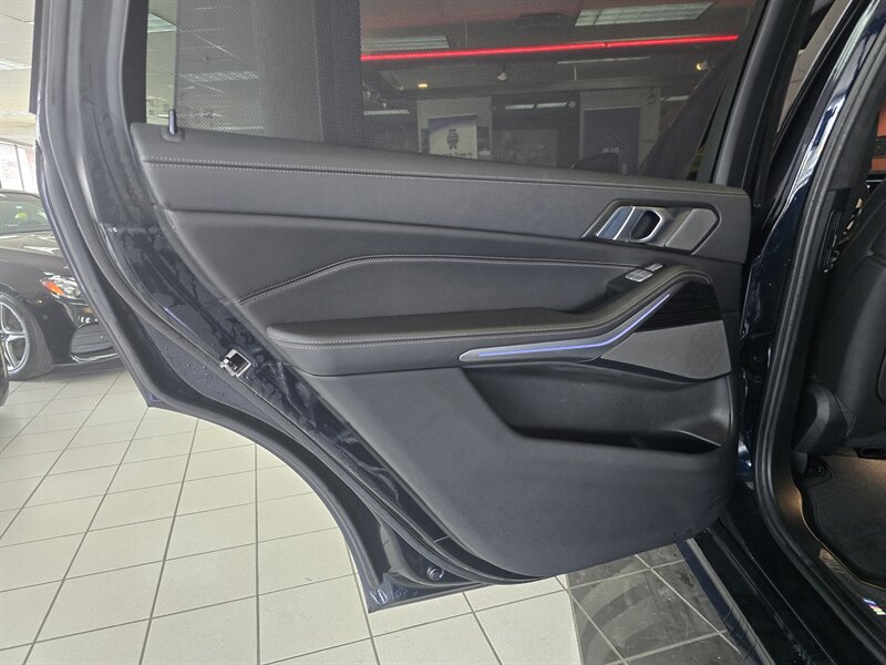 Used 2020 BMW X7 M50i w/ Executive Package AWD/4WD image 10