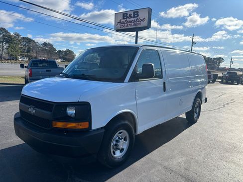Used 2017 Chevrolet Express 2500 image 1