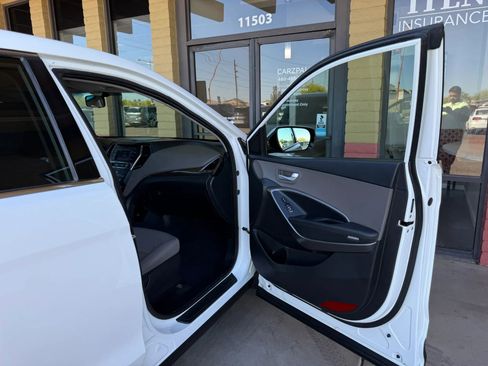 Used 2017 Hyundai Santa Fe Sport image 22