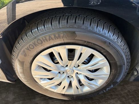 Used 2014 Toyota Camry LE FWD image 31
