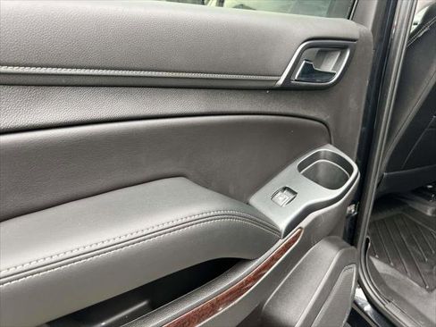 Used 2019 GMC Yukon SLE w/ SLE Value Package image 12