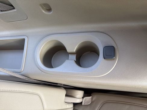 Used 2018 Chevrolet Suburban Premier image 47