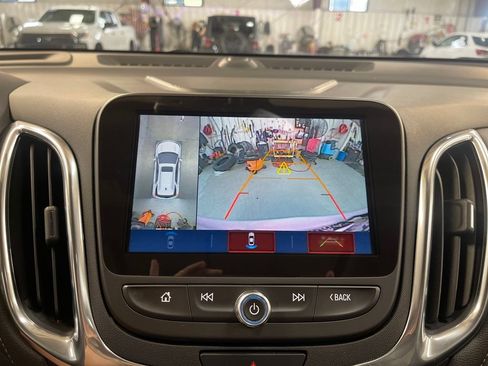 Used 2018 Chevrolet Equinox Premier FWD image 25