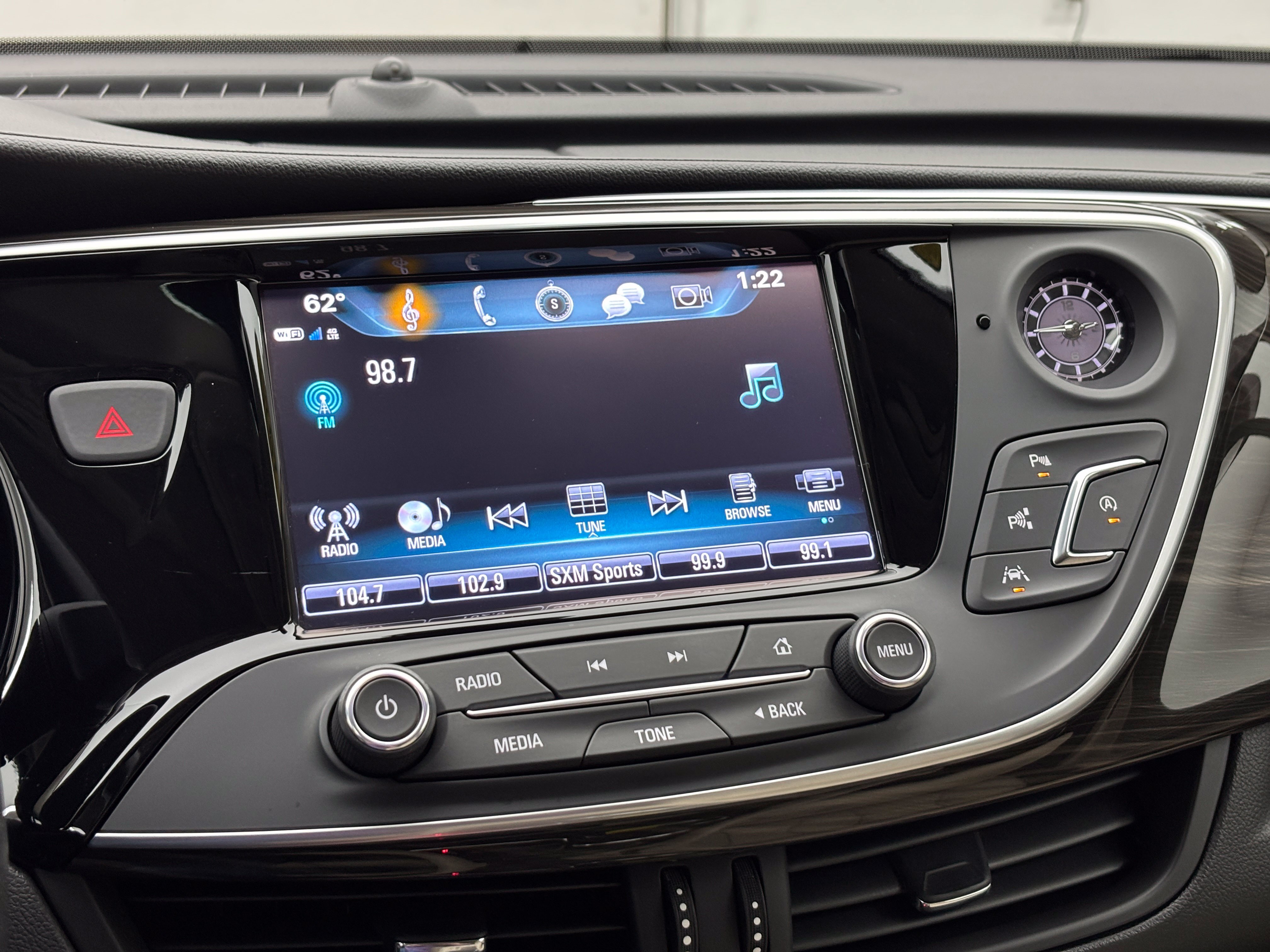Used 2020 Buick Envision Premium w/ Driver Confidence Package AWD/4WD image 24