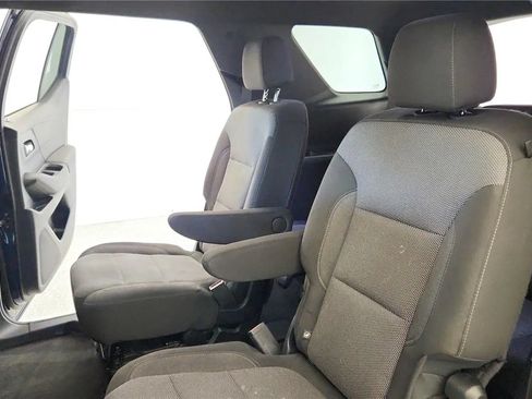 Used 2023 Chevrolet Traverse LT FWD image 30