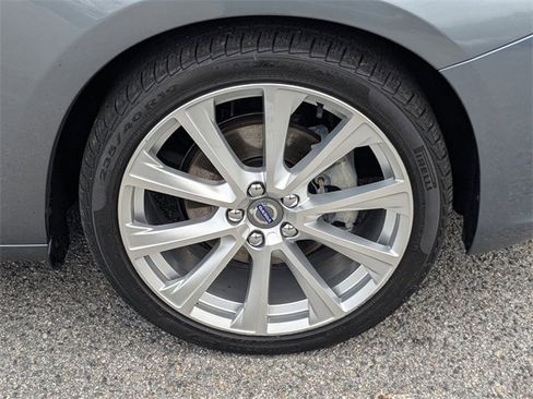 Used 2017 Volvo S60 T5 Inscription Platinum image 11