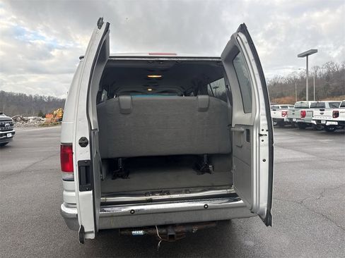 Used 2008 Ford E-350 and Econoline 350 XLT image 26