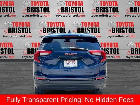 Used 2022 GMC Terrain SLE w/ Driver Convenience Package AWD/4WD image 4