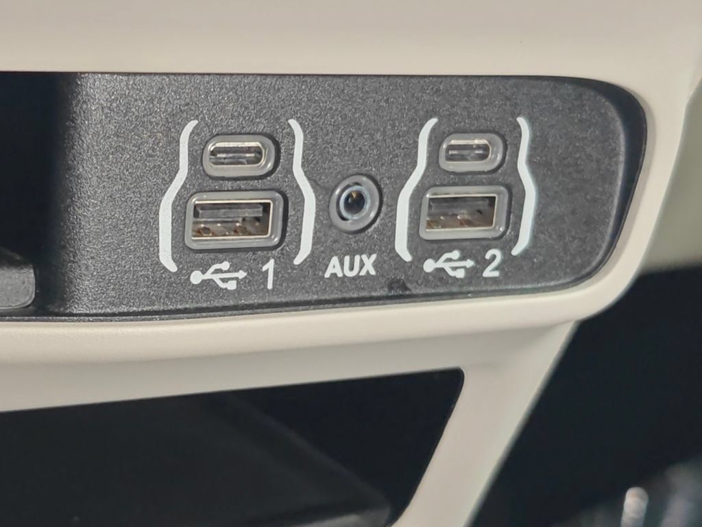Used 2024 Chrysler Pacifica Touring-L FWD image 51