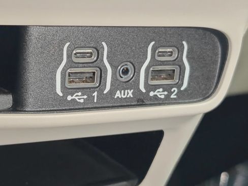 Used 2024 Chrysler Pacifica Touring-L FWD image 51