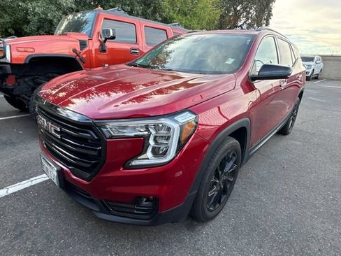 Used 2023 GMC Terrain SLT w/ Elevation Edition AWD/4WD image 7