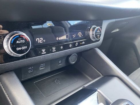 Used 2024 Mitsubishi Outlander SE image 21