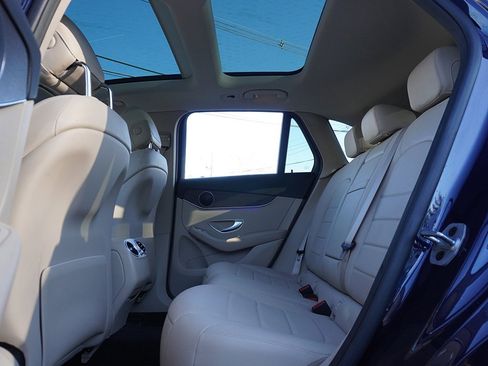 Used 2022 Mercedes-Benz GLC 300 GLC 300 image 40