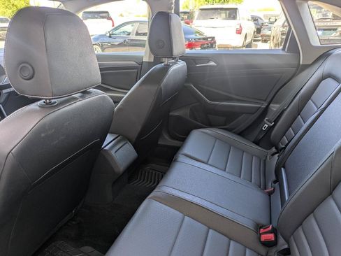 Used 2024 Volkswagen Jetta SE FWD image 14