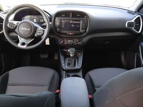 Used 2025 Kia Soul LX image 12
