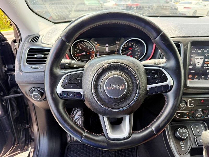 Used 2018 Jeep Compass Trailhawk w/ Leather Interior Group AWD/4WD image 19