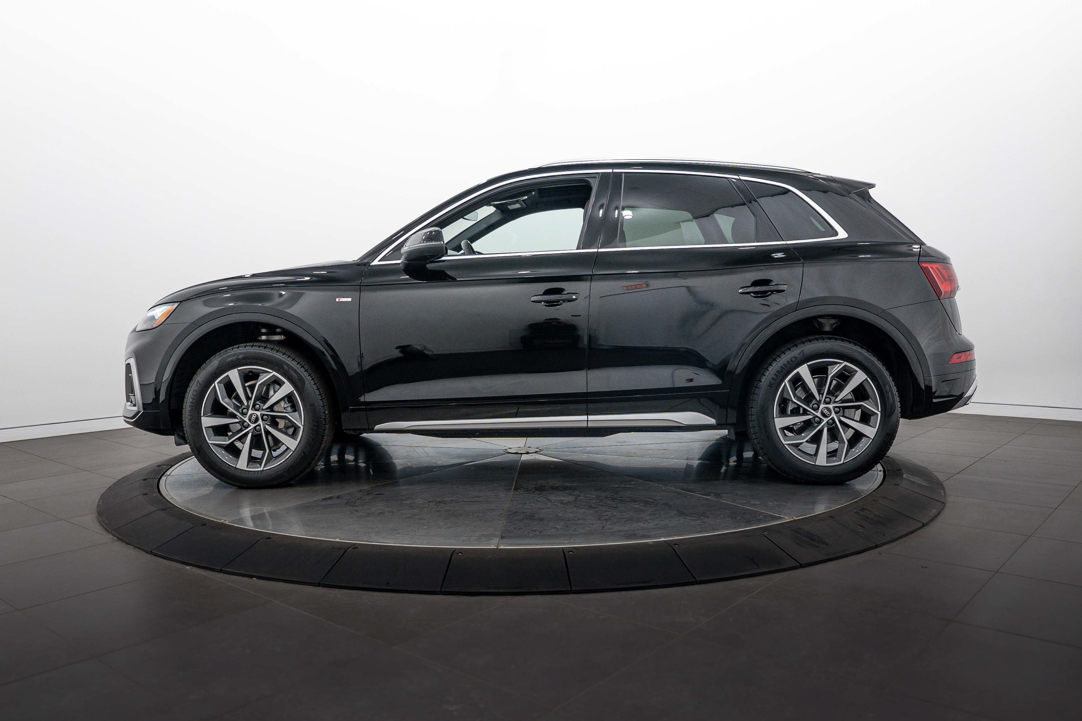 Certified 2024 Audi Q5 2.0T Premium Plus AWD/4WD image 6